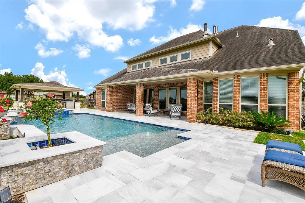 This lush outdoor oasis is warming up as temperatures rise! Bring your beautiful inside lifestyle, outdoors!