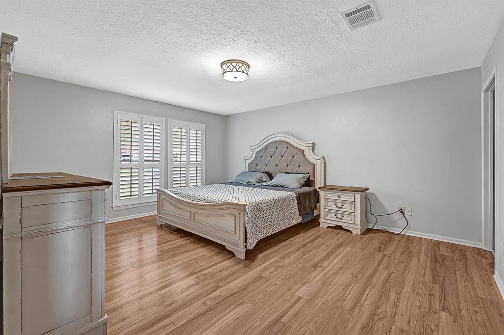 Primary bedroom with natural lighting,spacious and on 1st floor.