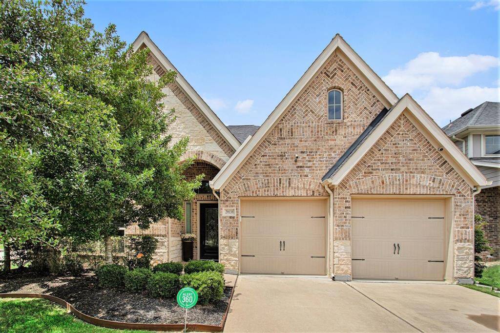 Stunning curb appeal
