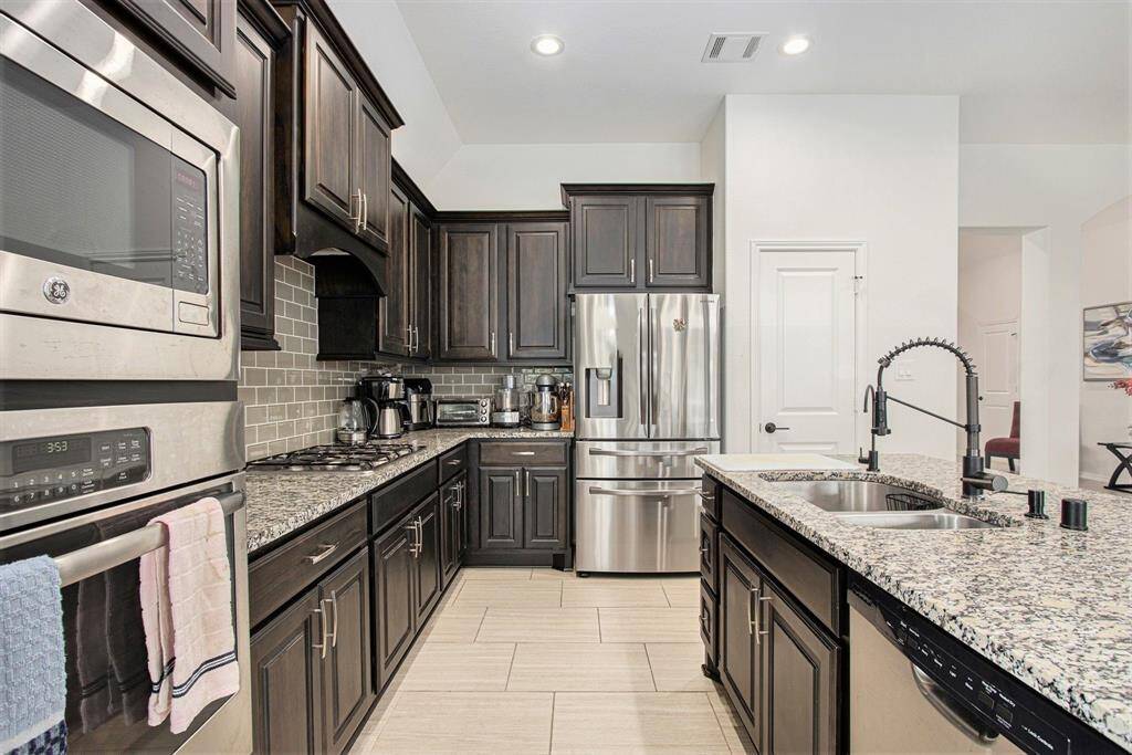 Plenty of cabinet and counter space