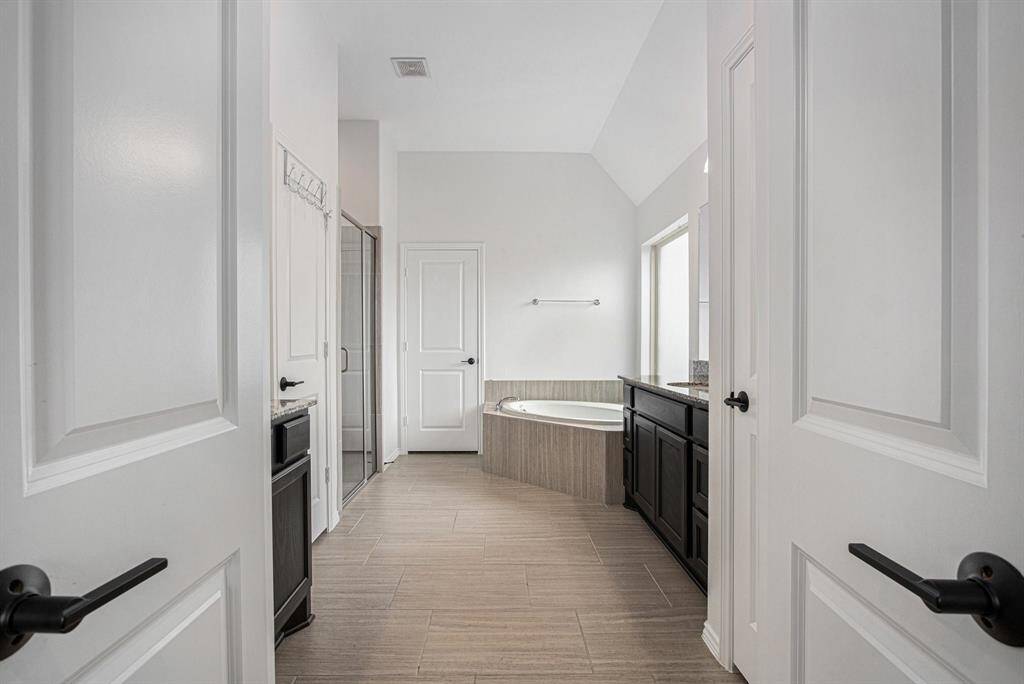 Primary ensuite bath