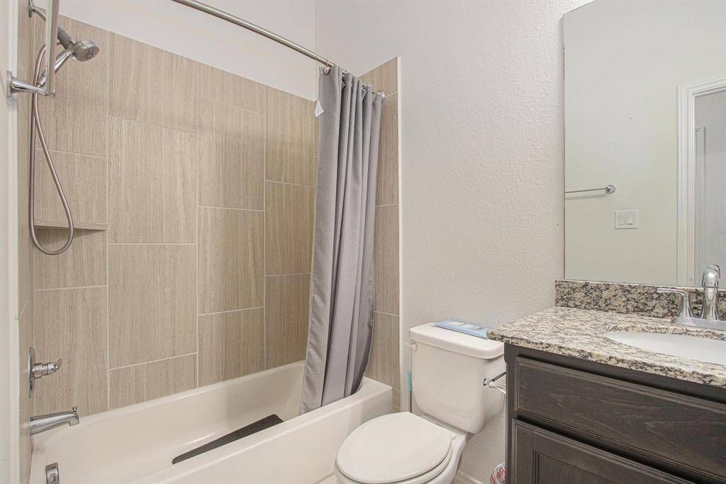Secondary full bath