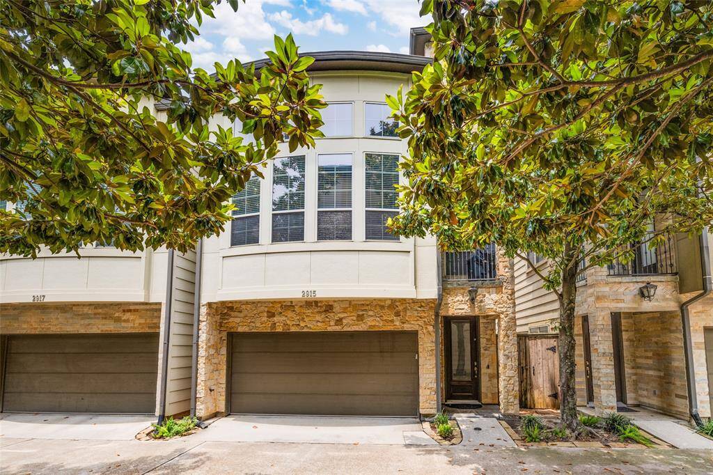 Welcome home to 2915 Pease St!