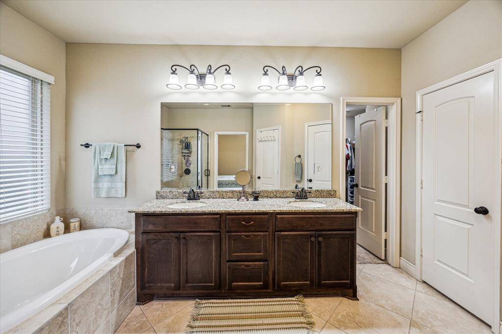 Primary ensuite features a double vanity