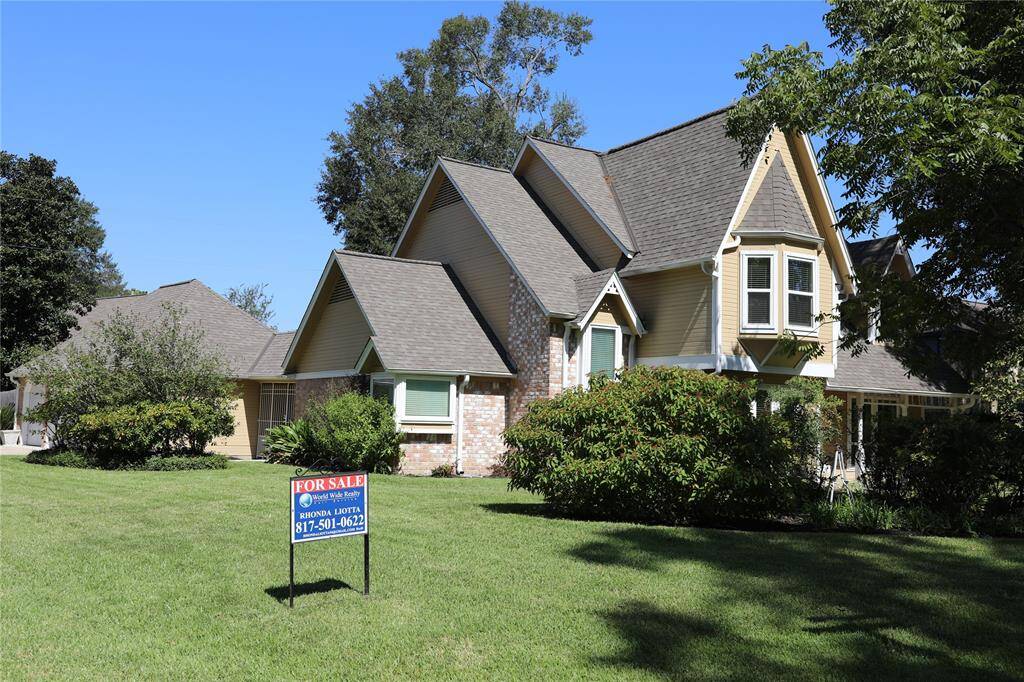 Street side view corner lot