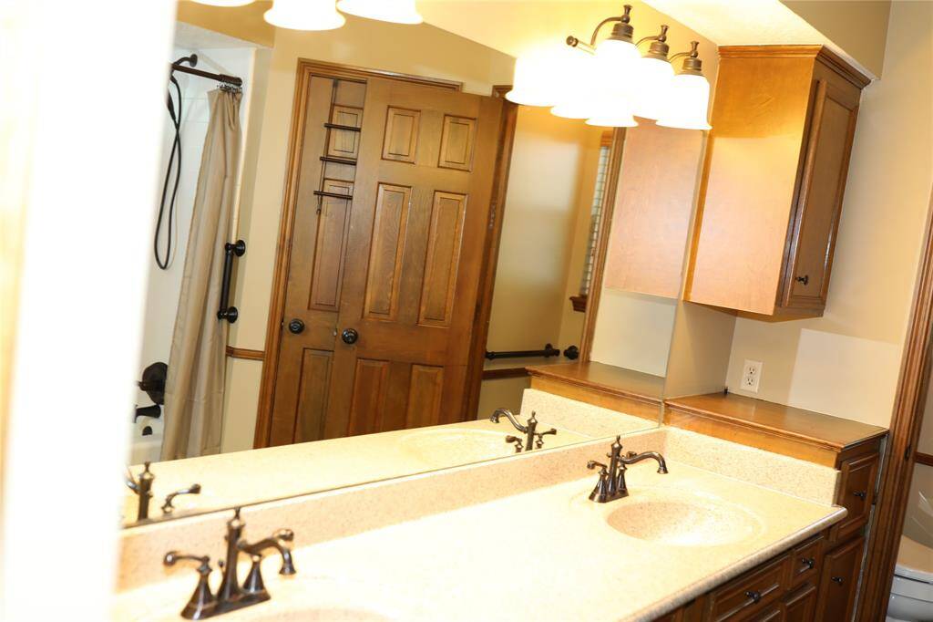 Primary Bath double sinks