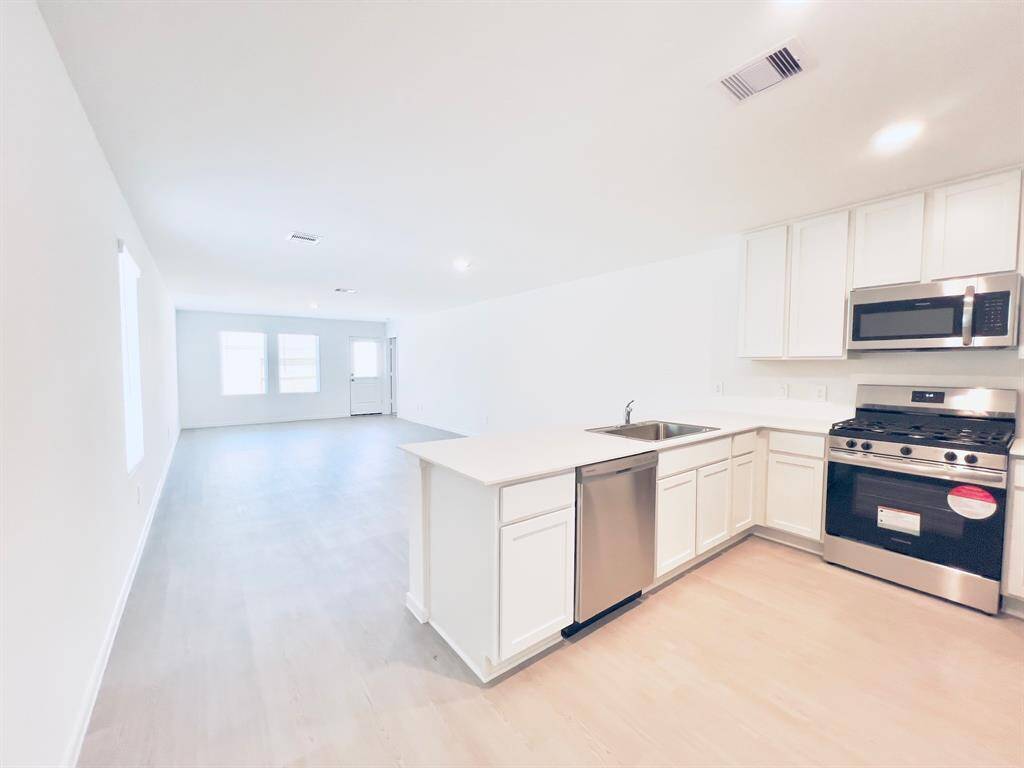 Kitchen - Gas Stove
