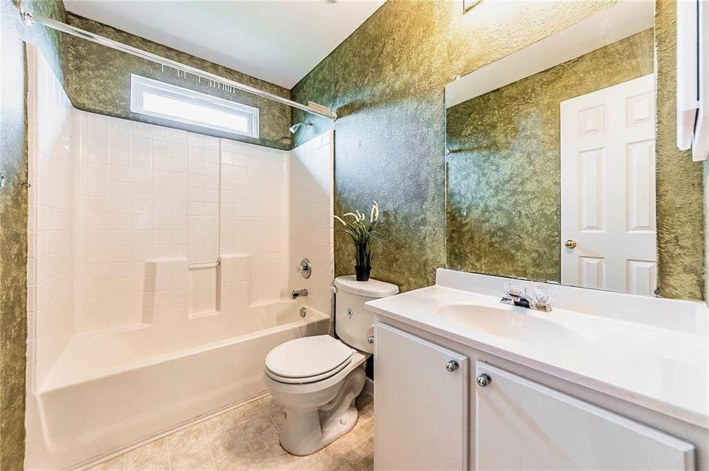 upstairs full bathroom