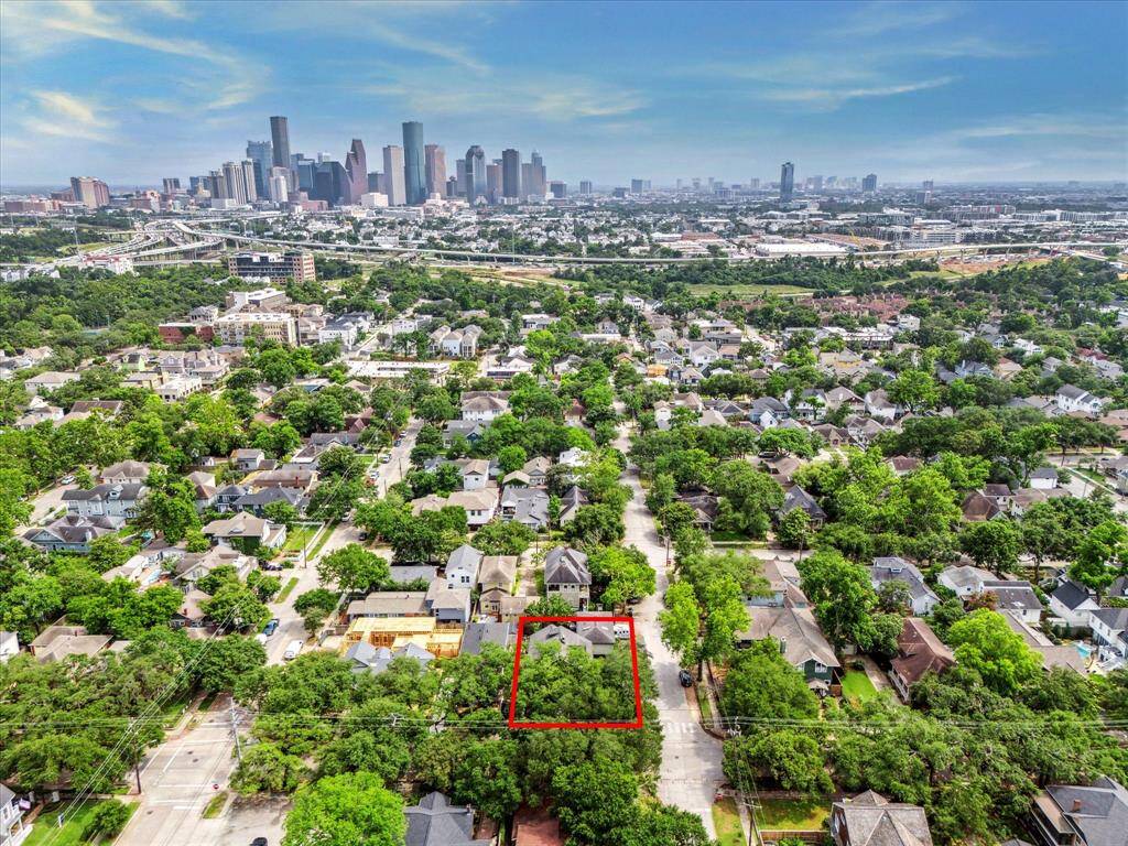 A bird’s eye view of the 6500 SF corner lot.