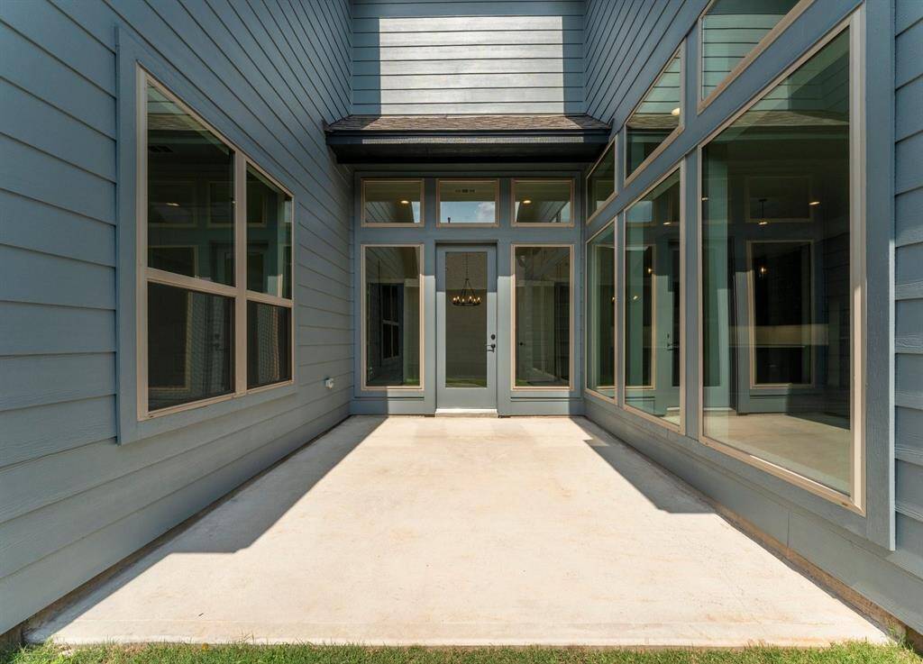 Side Patio Off of Dining