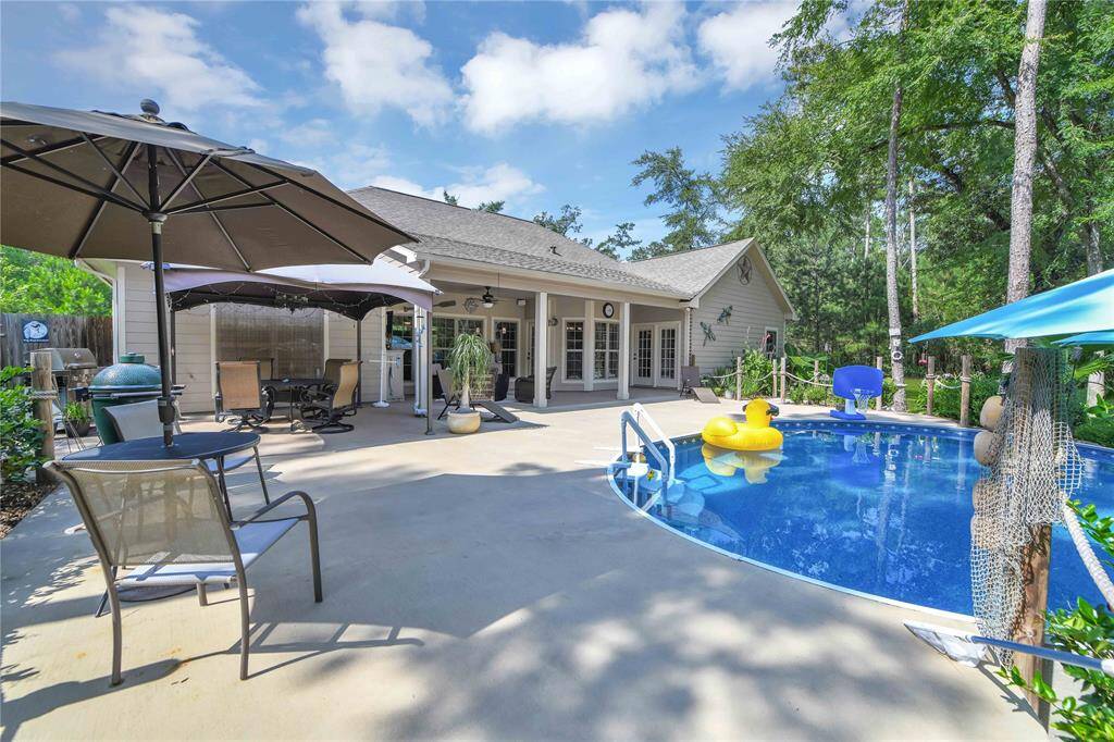 Enjoy your home in the country with the luxury of a pool