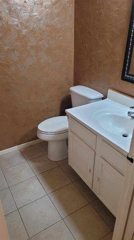 Master bath with tub