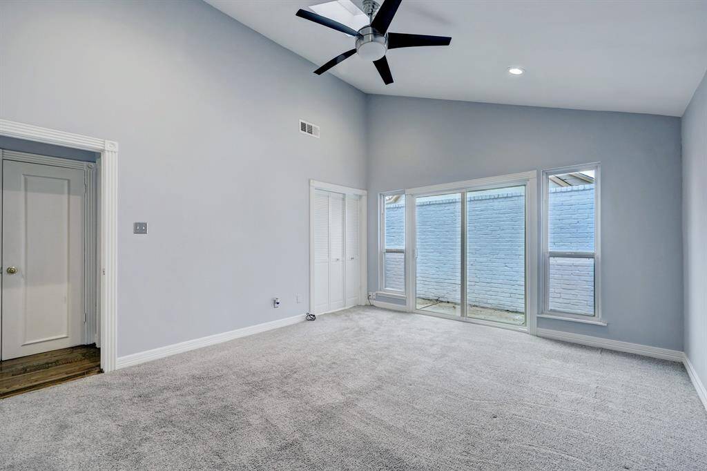 Flex space, office, workout room, den,  or craft room or even a secondary bedroom, so many possibilities.