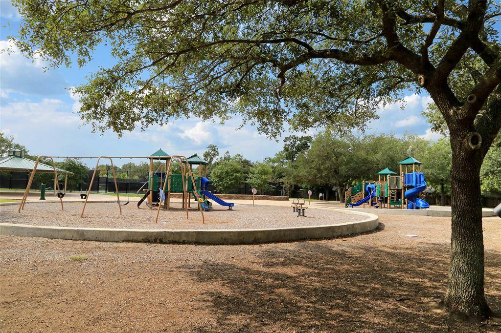 Huge playgrounds and walking trails in Briarmeadow park