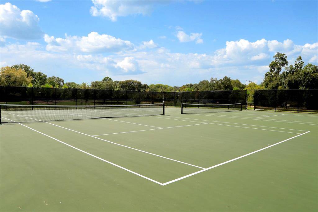 Walk to the Briarmeadow park to play tennis!