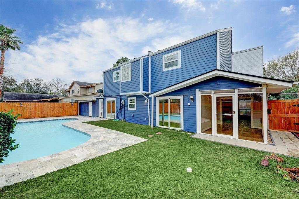 Briarmeadow Park on Richmond Ave is only 3 min walk!