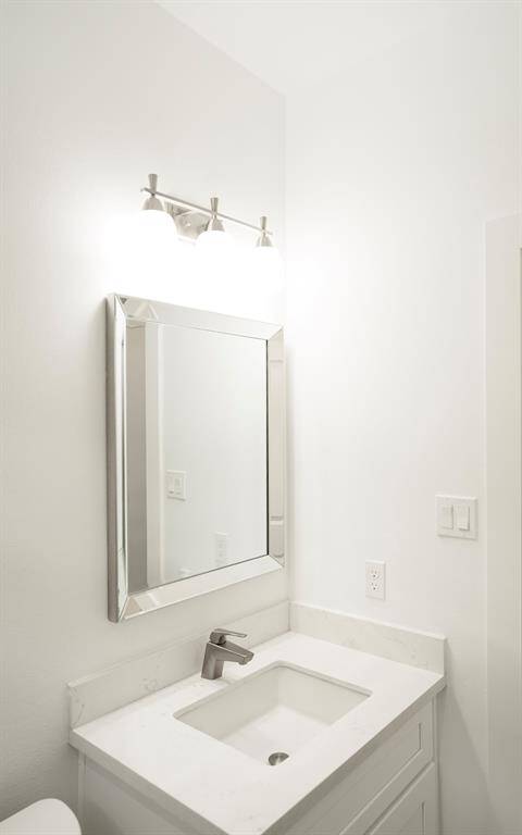 Nice half bathroom perfect for your guest.