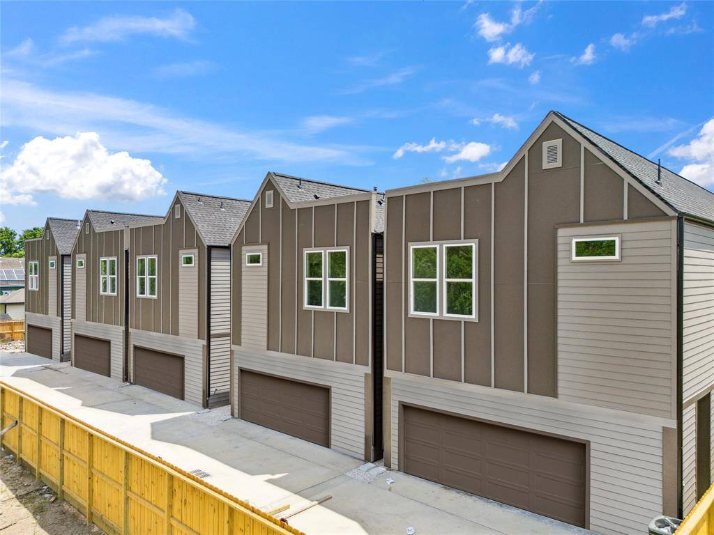 The Stonewall project is situated in Houston’s Greater Fifth Ward neighborhood. This location offers a compelling blend of urban convenience, cultural heritage, and ongoing revitalization.