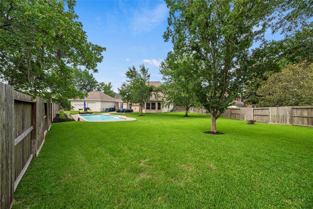 Not only is the backyard fully fenced-in, this 3,686sqft home wonderfully sits on a cul-de-sac lot.