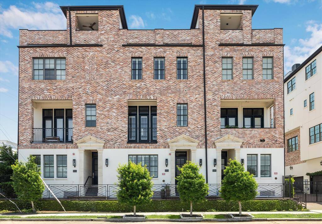 Welcome to 3850 Glen Arbor Drive! A beautiful, light filled luxury townhome just moments from the medical center.