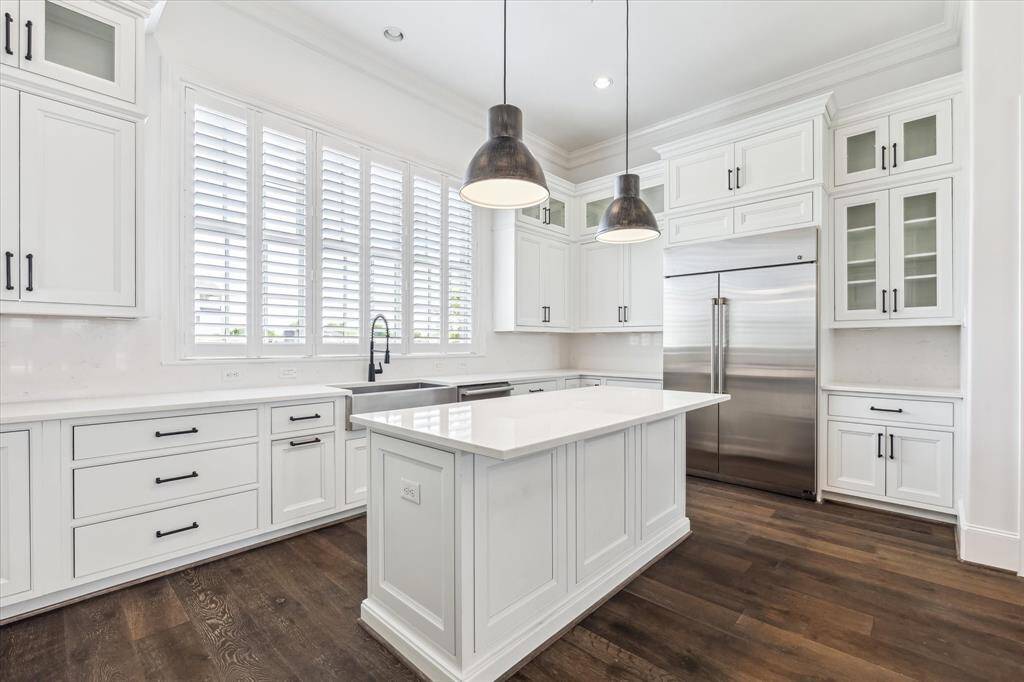 The perfect kitchen, whether you're a serious cook or casual entertainer, it really is the heart of the home!