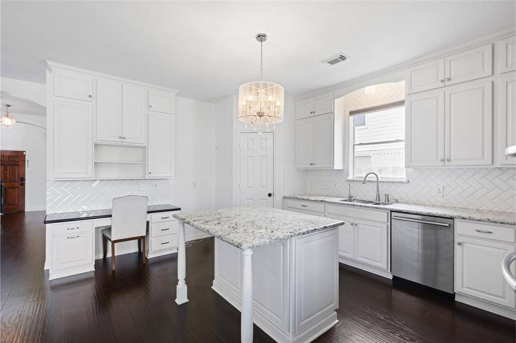This kitchen as been completely updated!