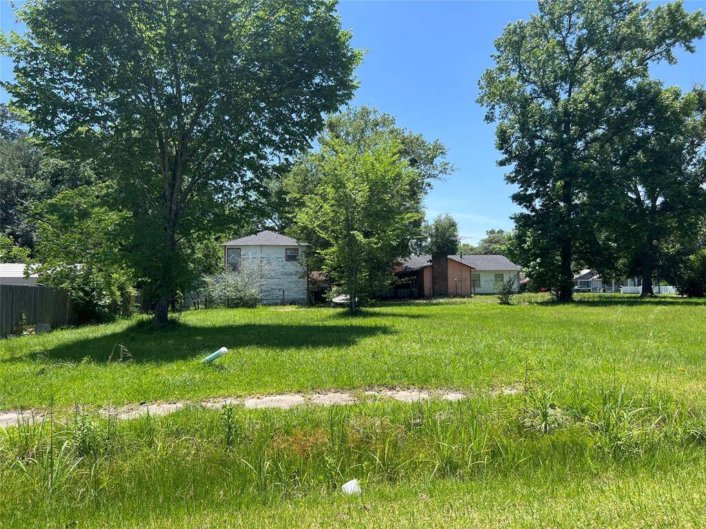 E side of 400 E Hanson St