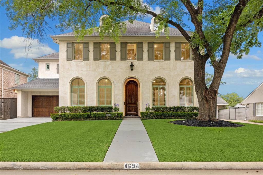 Incredible attention to detail, close to upscale dining and shopping.