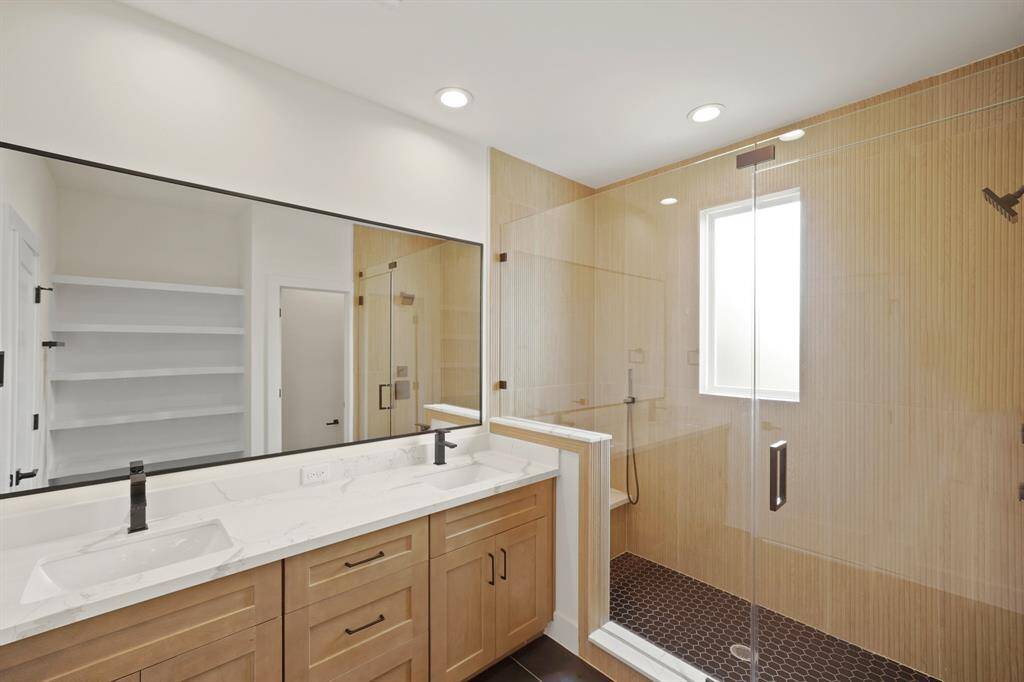 Primary Bathroom (third floor)