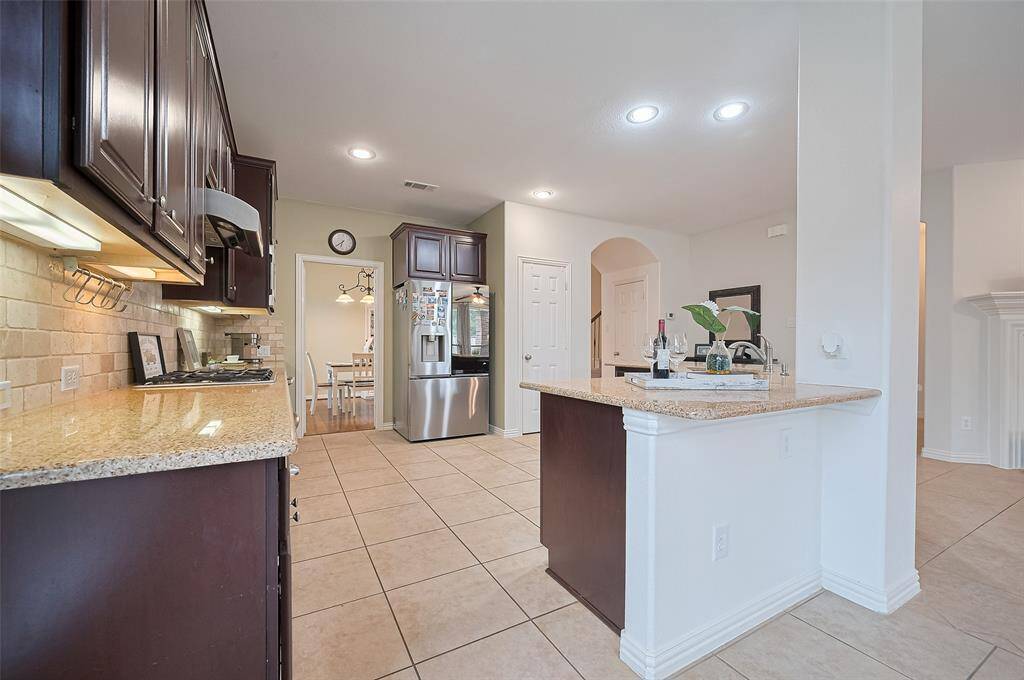 Large gourmet kitchen