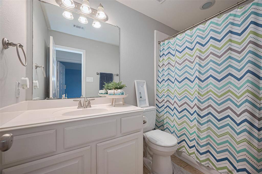 Full Bathroom 2nd floor