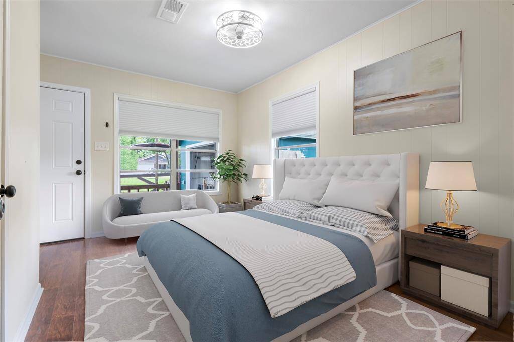 Secondary bedroom(virtually staged)