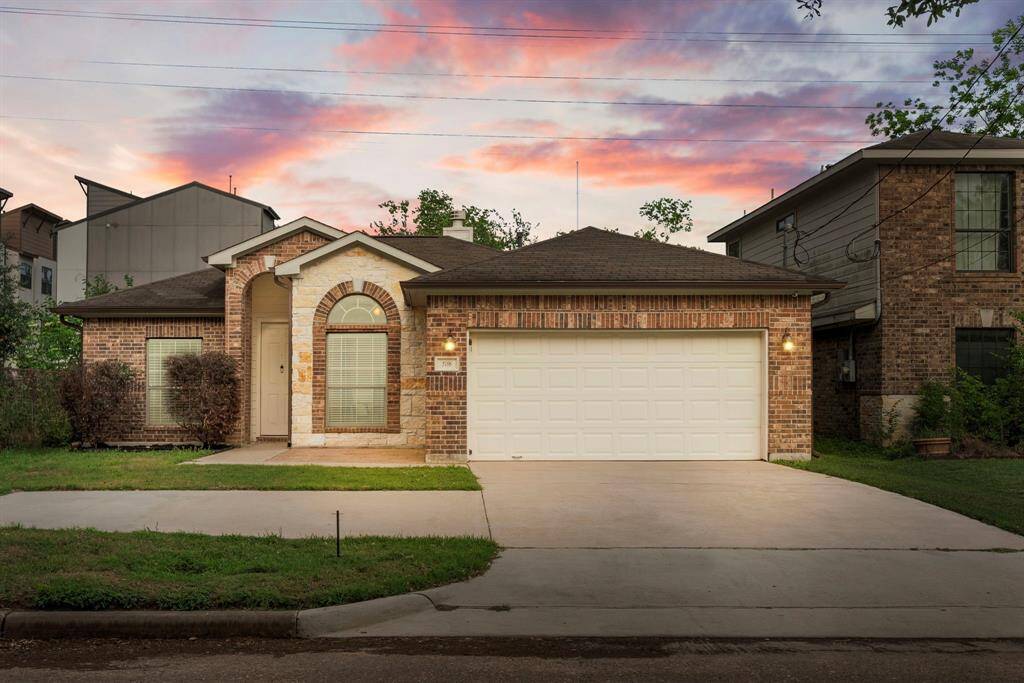 Welcome to Hardy St, located minutes from Downtown, Heights and all that Central Houston has to offer!