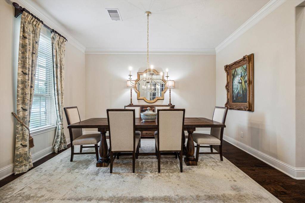 This breakfast area is currently being used as an additional seating area, the perfect spot to grab a book or sip on coffee in the morning.
