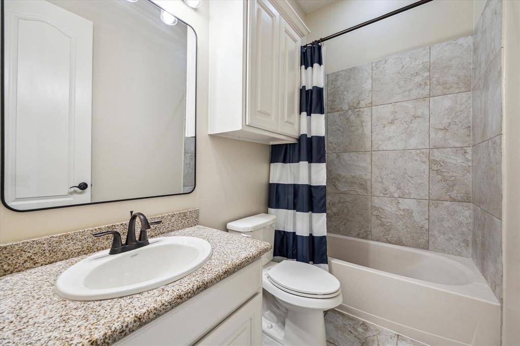 Guest En Suite located downstairs and has own bathroom enclosed