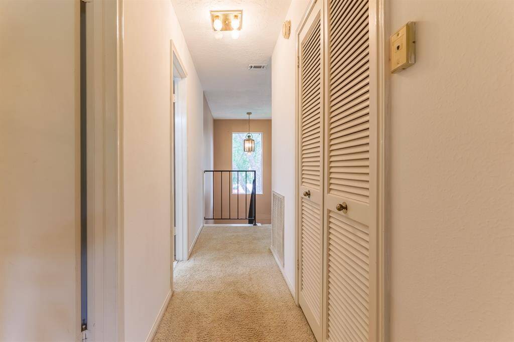Full bath upstairs