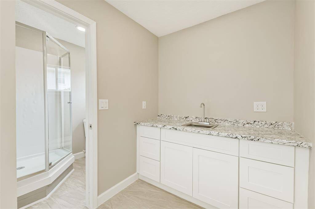 Full Bath in Guest House