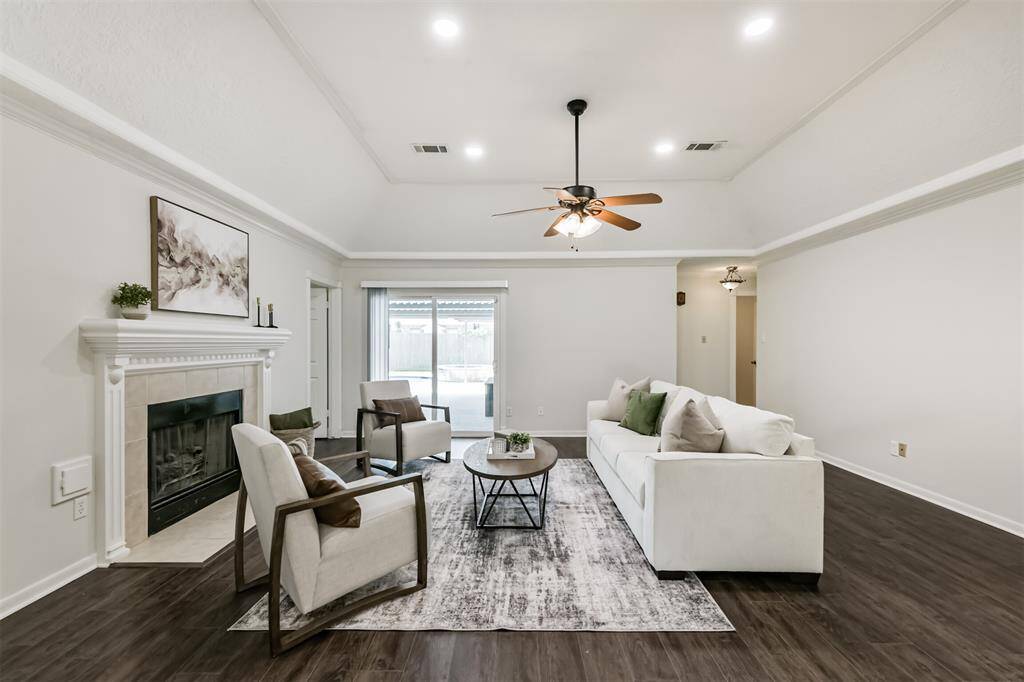 (no carpet in this home)