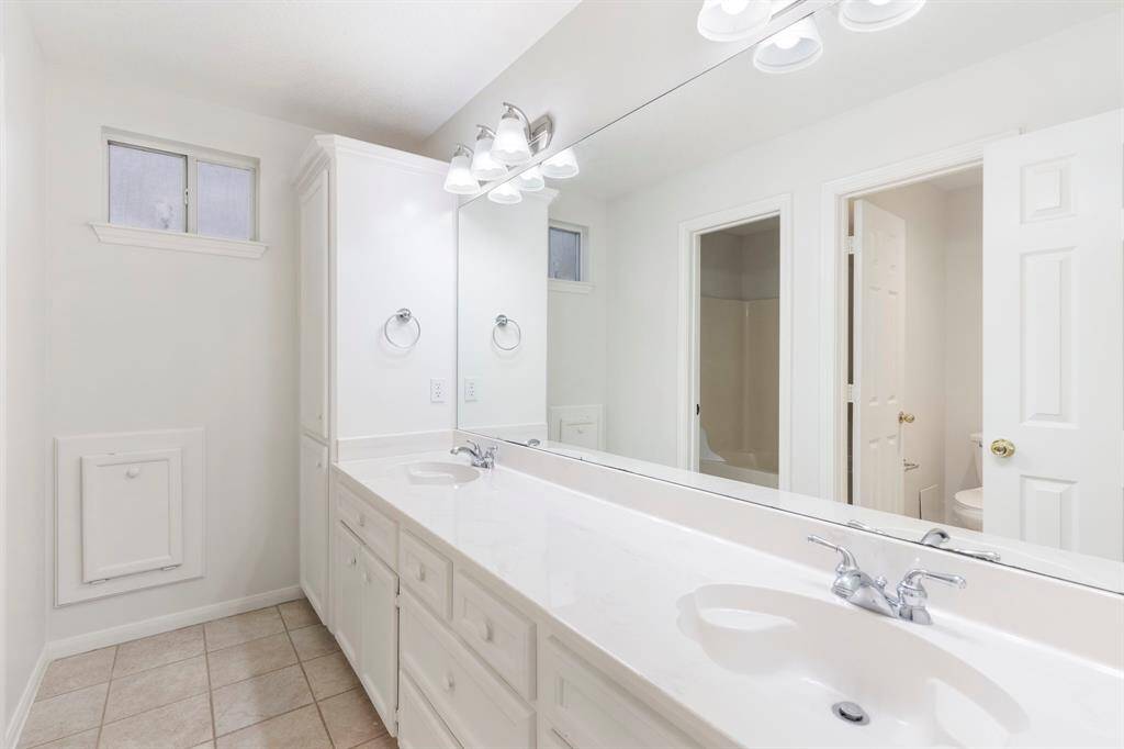 Secondary bathroom on second floor.