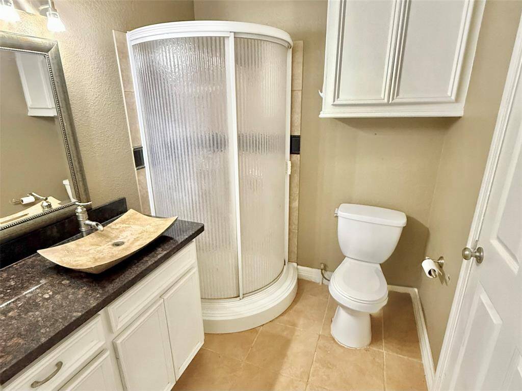 Guest House Restroom