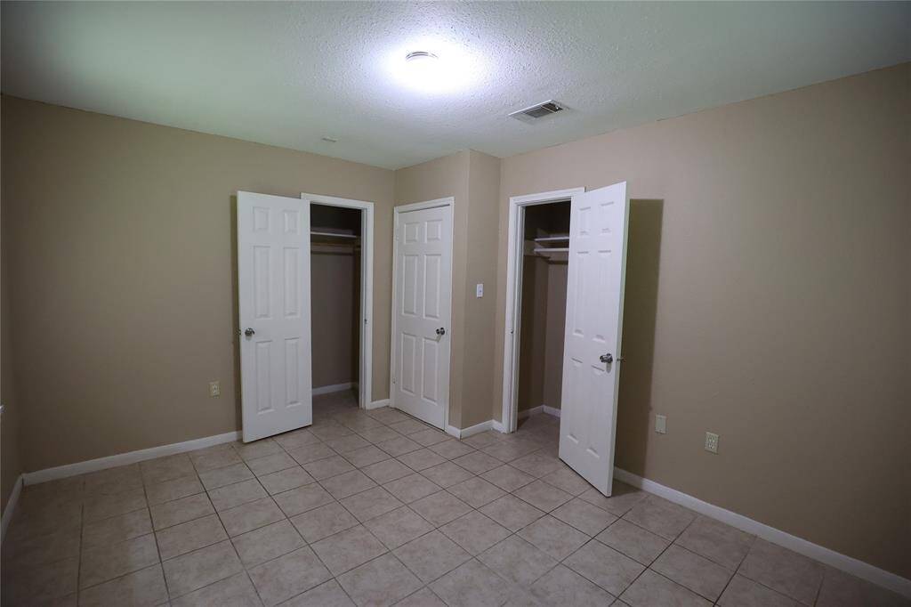 Secondary bedroom