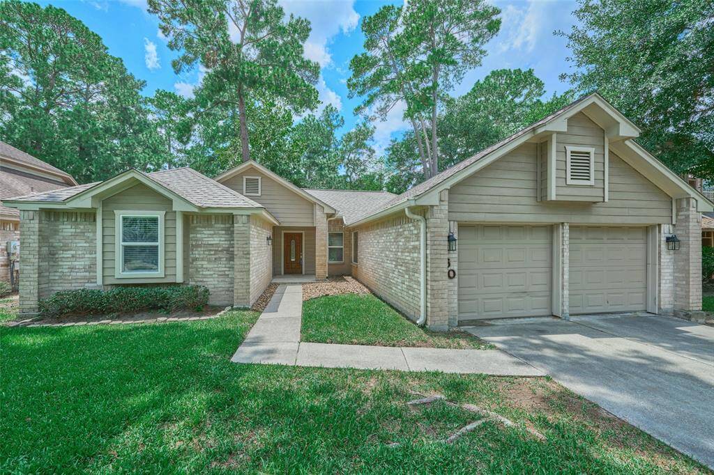 Minutes from Hughes Landing, Market Street and Lake Woodlands....Near the front of The Woodlands, Tx! Beautiful 3 bedroom/2 full bath, nearly fully remodeled, all new appliances, 30 and 50 amp outlet EV friendly. Brand new fence. Come see this beautiful home today!