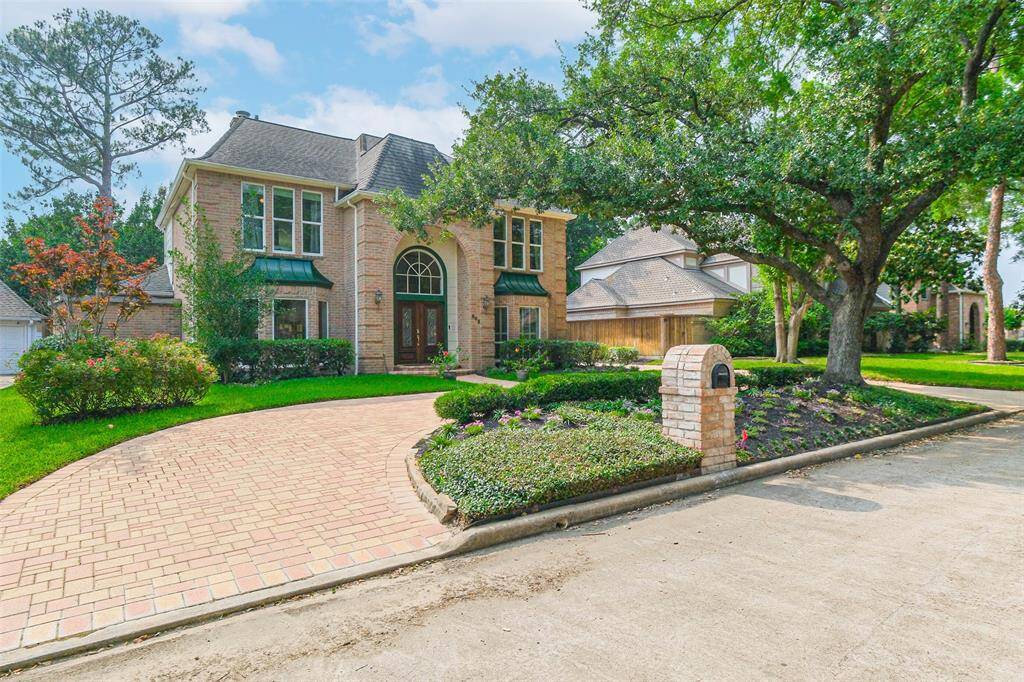 Nestled on a serene lot with circle driveway,this charming home offers a tranquilretreat from the hustle and bustle.