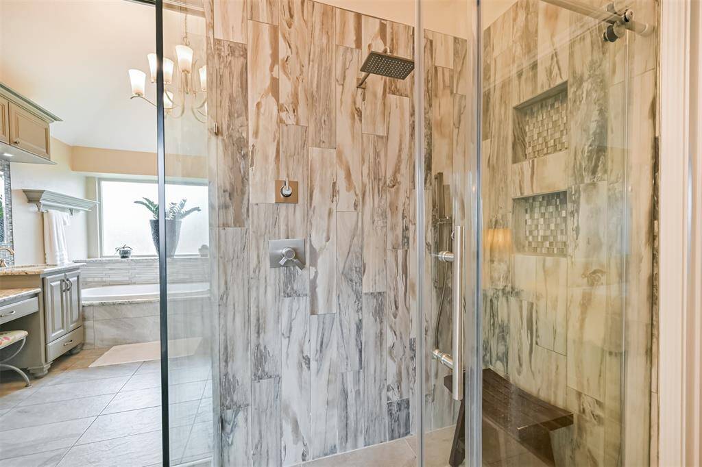 Delta Rain Shower provides a luxurious, immersive experience.