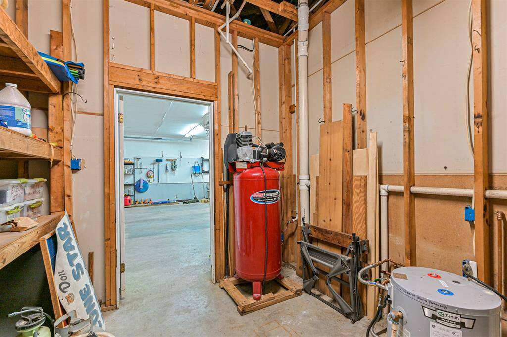 60-gallon air compressor included—ideal for serious work.