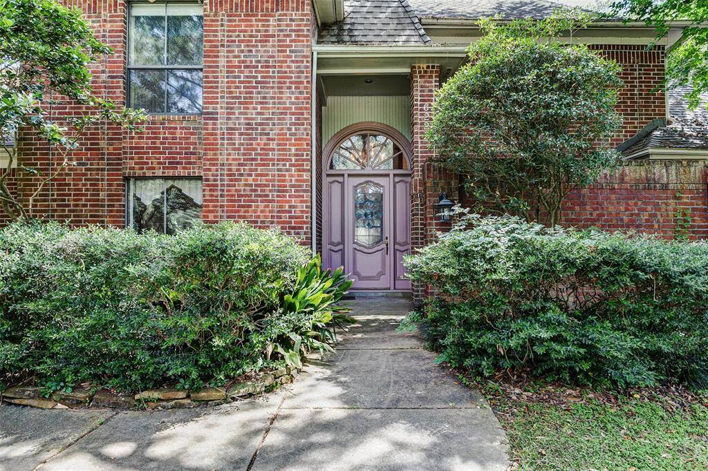Stunning front entry