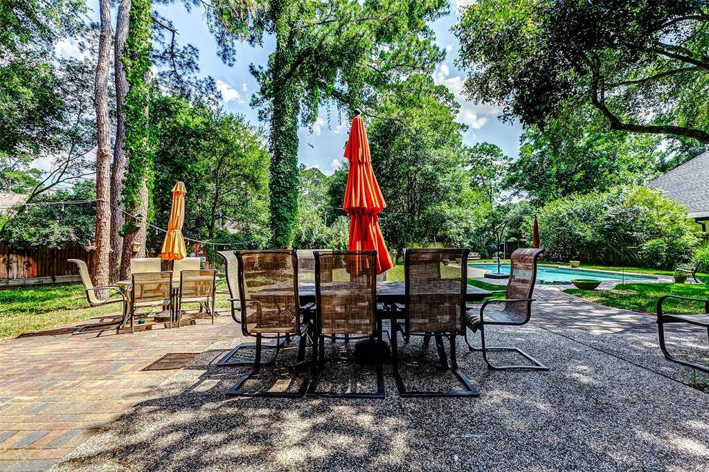 Stunning outdoor entertaining space for friends and family