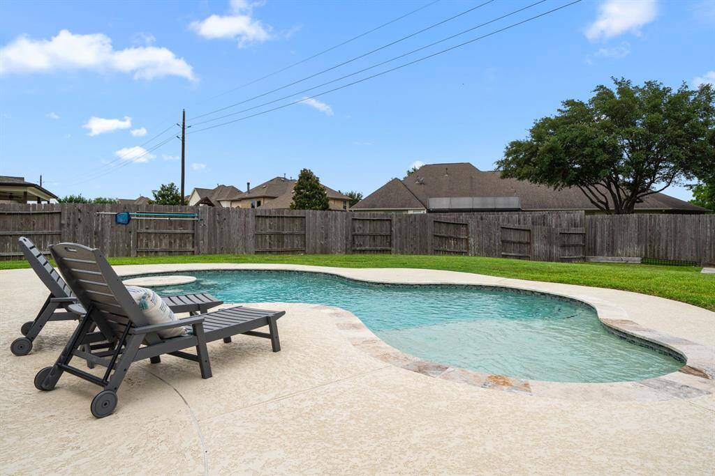 This pool area allows for relaxing or extertaining all your friends.  Fairly private and definitely quiet.