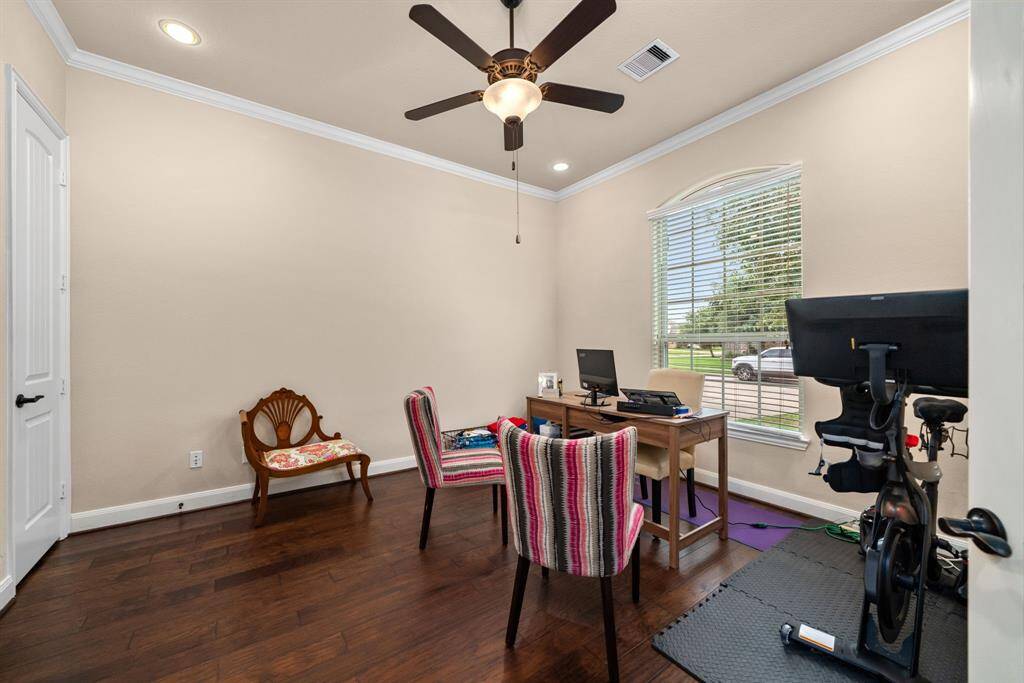 Office off the front of the home can be used for many things, even a 6th bedroom.