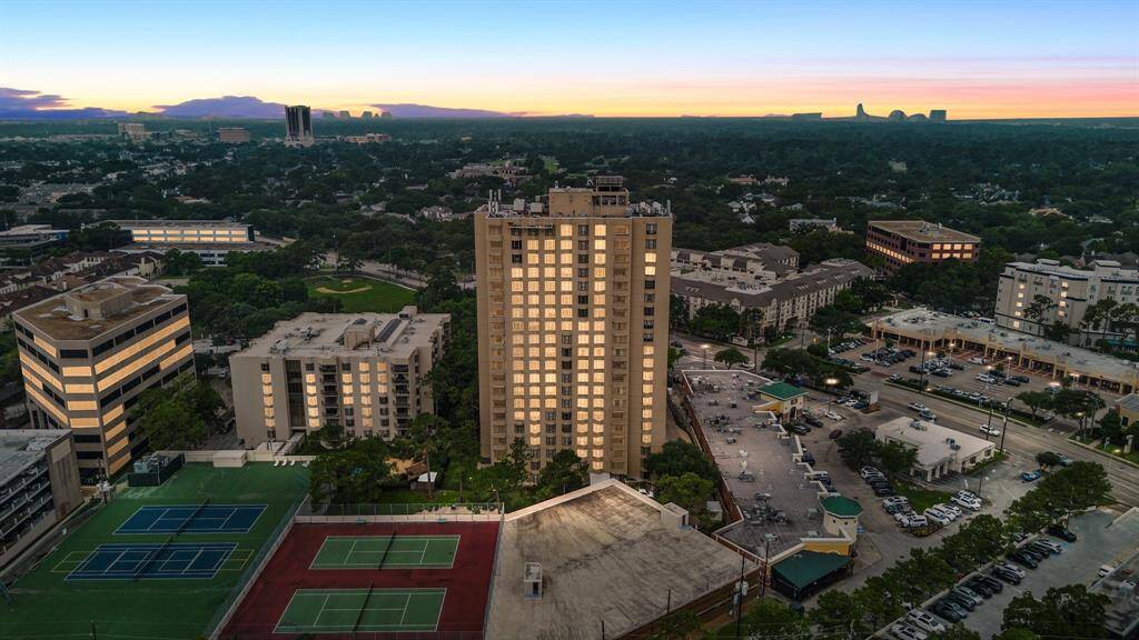 651 Bering Woodway II